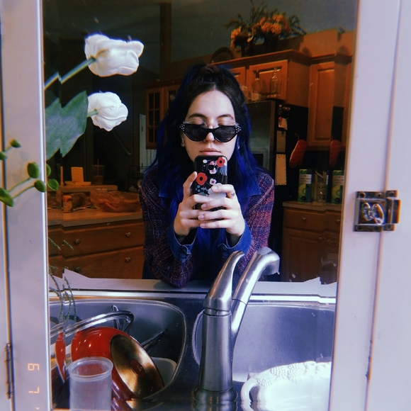 carley - Picture 1 of 2